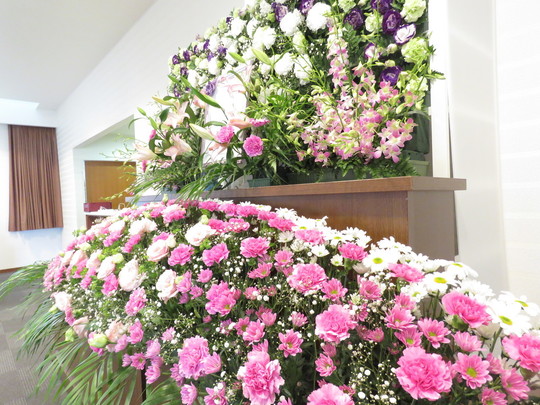 前橋市で葬儀 家族葬をお考えなら 花てらす前橋南 前橋市でご葬儀 家族葬をお考えなら 花てらす前橋南